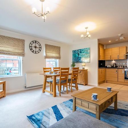 The Augustine - Modern Two Bed Ground Floor Apartment With Parking 캔터베리 외부 사진