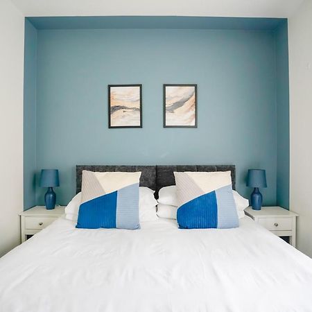 The Augustine - Modern Two Bed Ground Floor Apartment With Parking 캔터베리 외부 사진