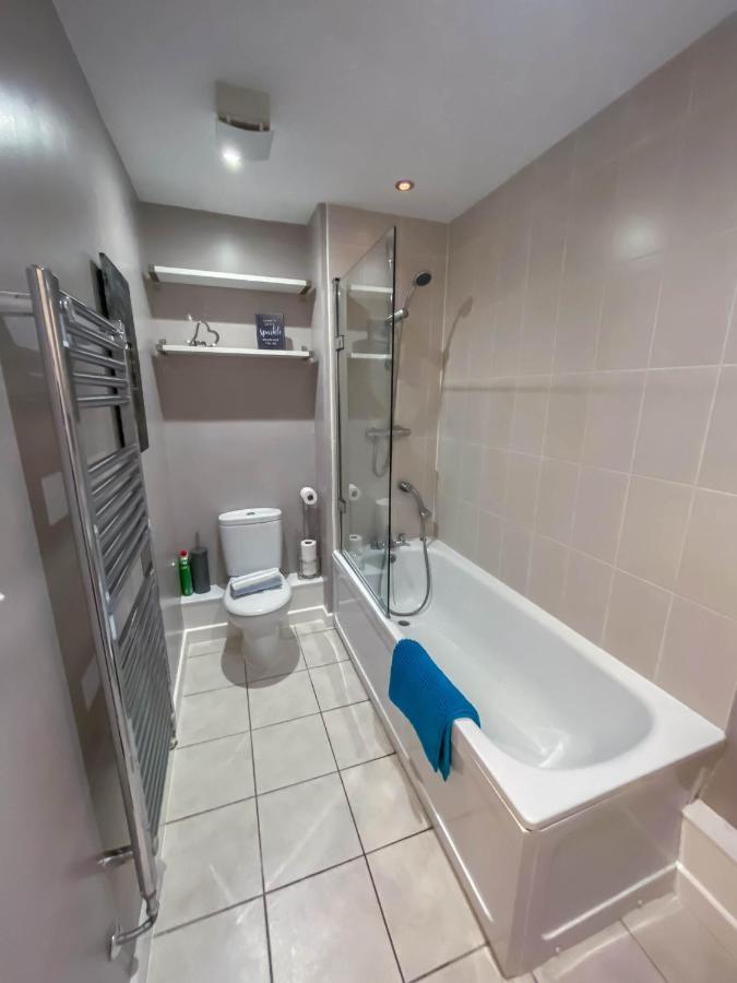 The Augustine - Modern Two Bed Ground Floor Apartment With Parking 캔터베리 외부 사진