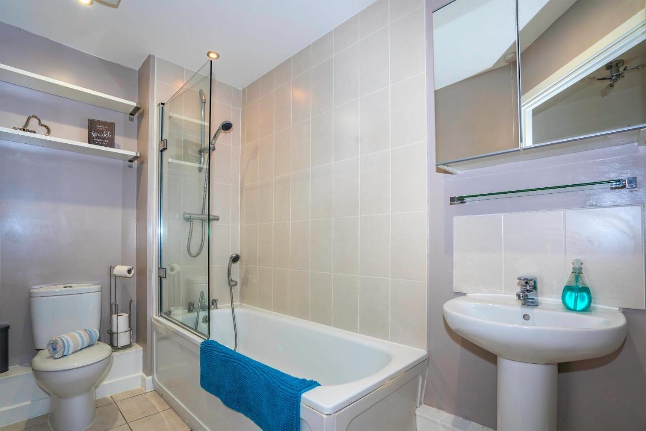 The Augustine - Modern Two Bed Ground Floor Apartment With Parking 캔터베리 외부 사진